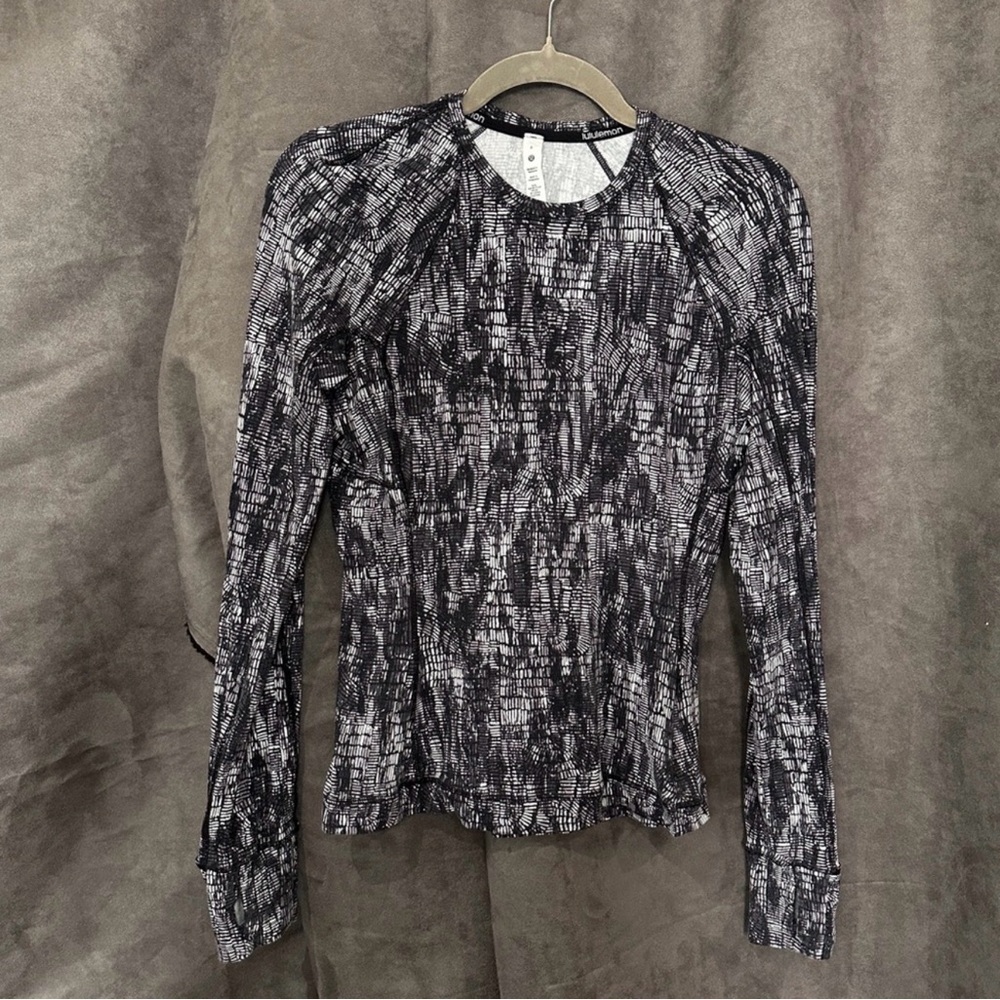 lululemon athletica Black and Gray Long Sleeve Top